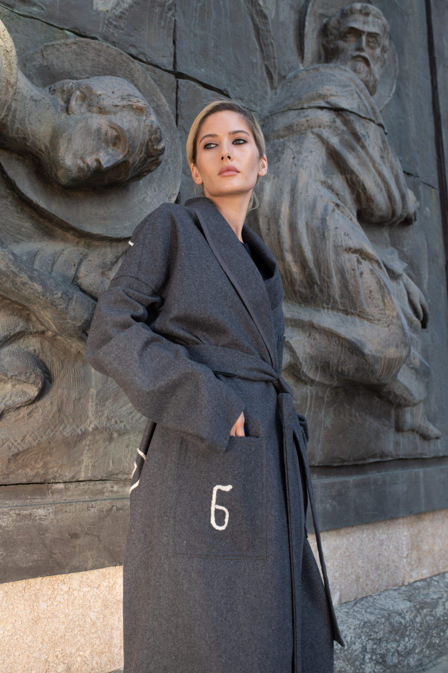 Wool coat with details - Image 5