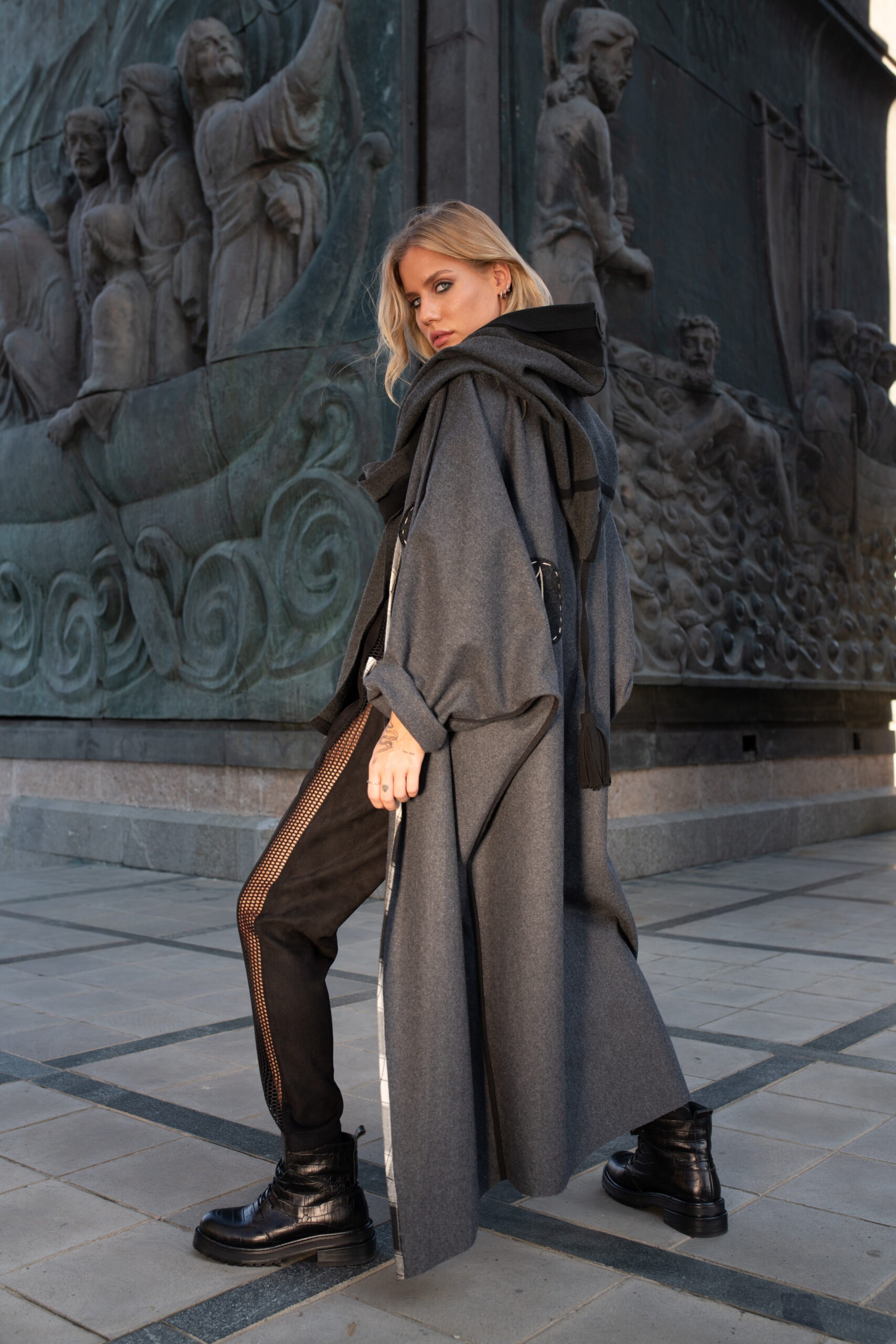 შალის პალტო ყაბალახით