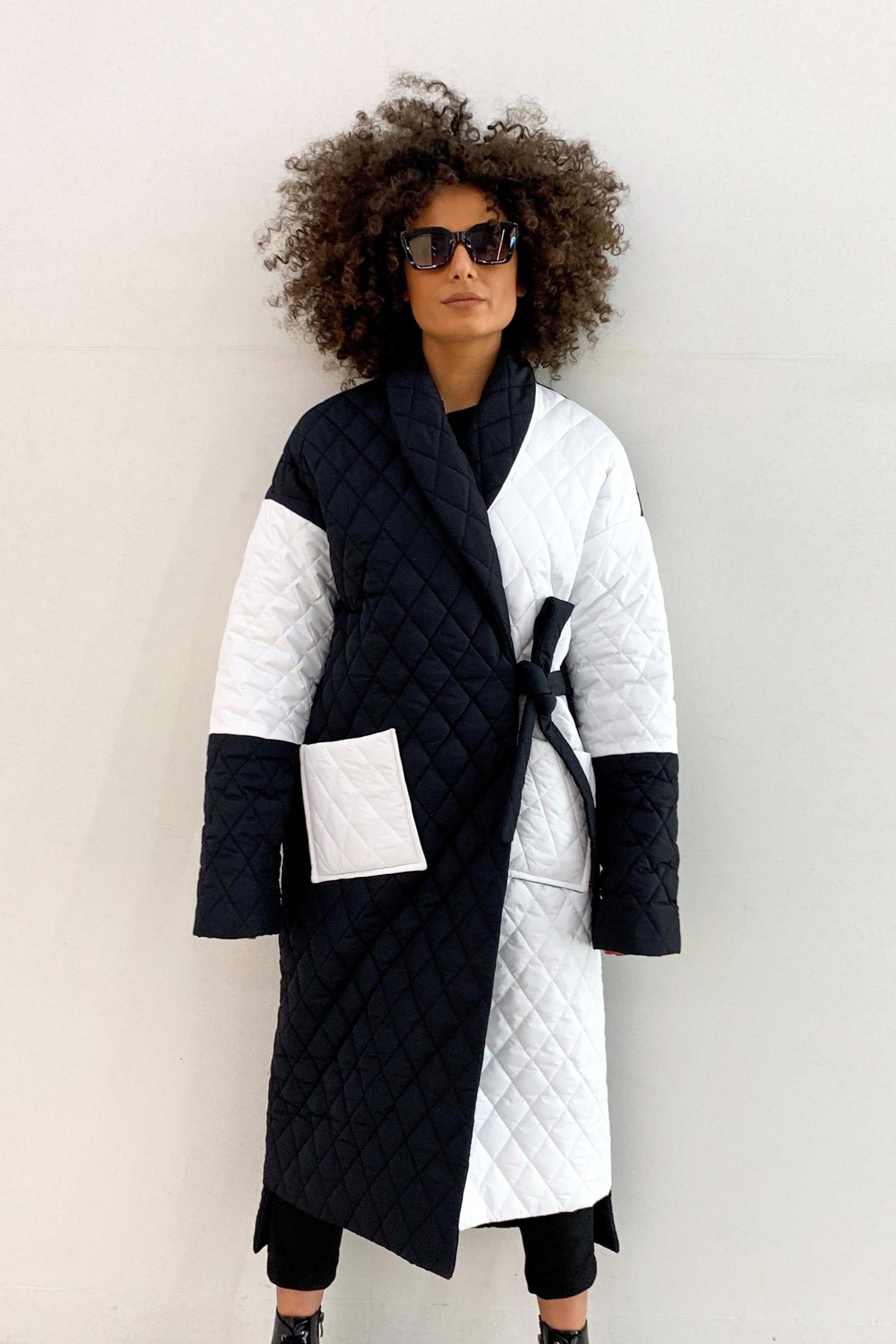 შავთეთრი დუტის ქურთუკი